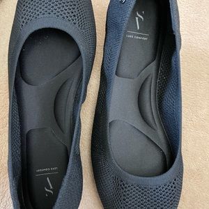 Simply Vera Round Toe Ballet Black Flats, Size 9